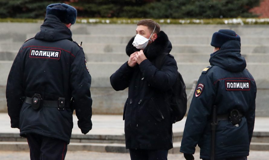 Штрафы, тюремные сроки за уклонение от коронавирусного карантина в России